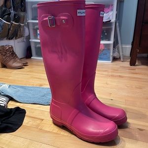 Tall pink Hunter boot